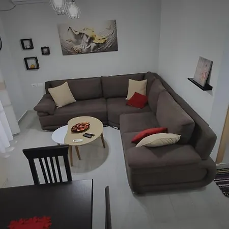 Eglent's Tourist House 3* Sarandë